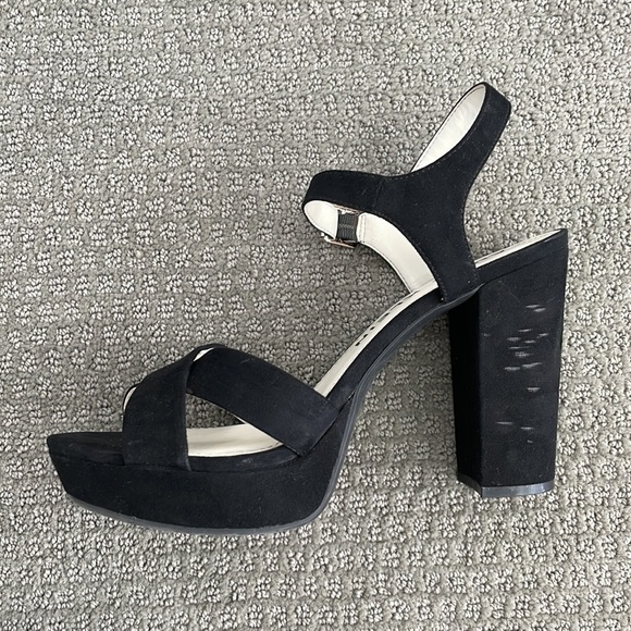 Anne Klein Heels - Picture 7 of 9